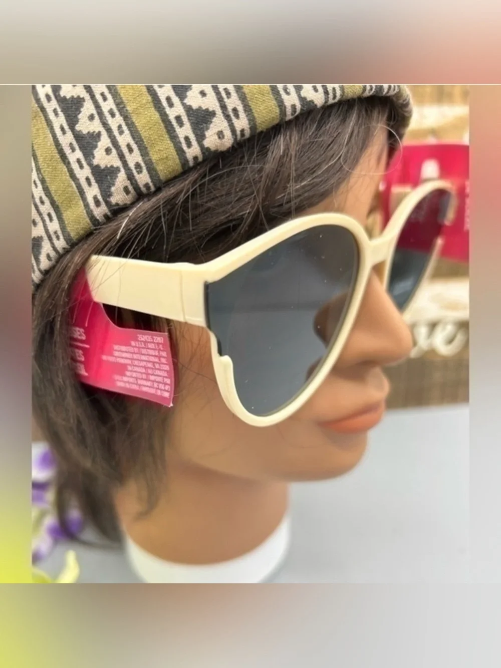 🌸 Chic Oversized Cat-Eye Sunglasses in White - Women’s Fashion Accessory